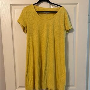 Lou & Grey Yellow Scoop Neck Short Sleeve Tunic